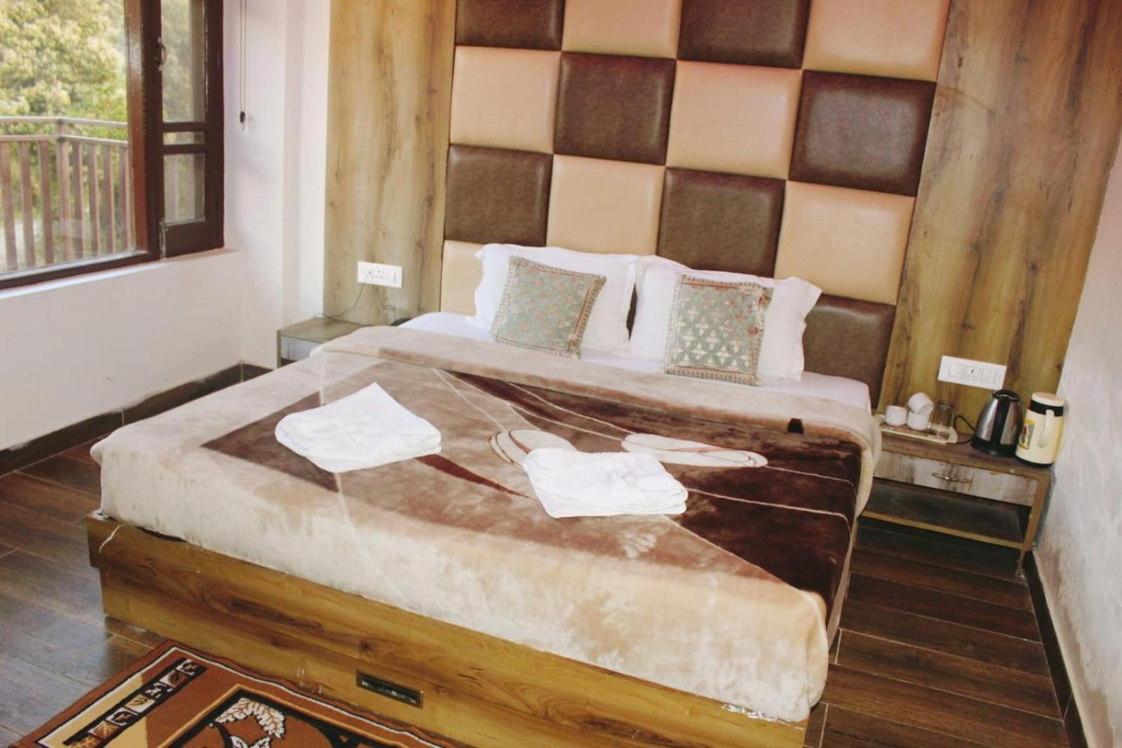 Hotel White Cloud Banikhet Extérieur photo